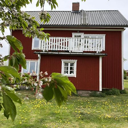 Cozy Red Cottage In The Countryside Outside Vimmerby Gullringen Exterior foto